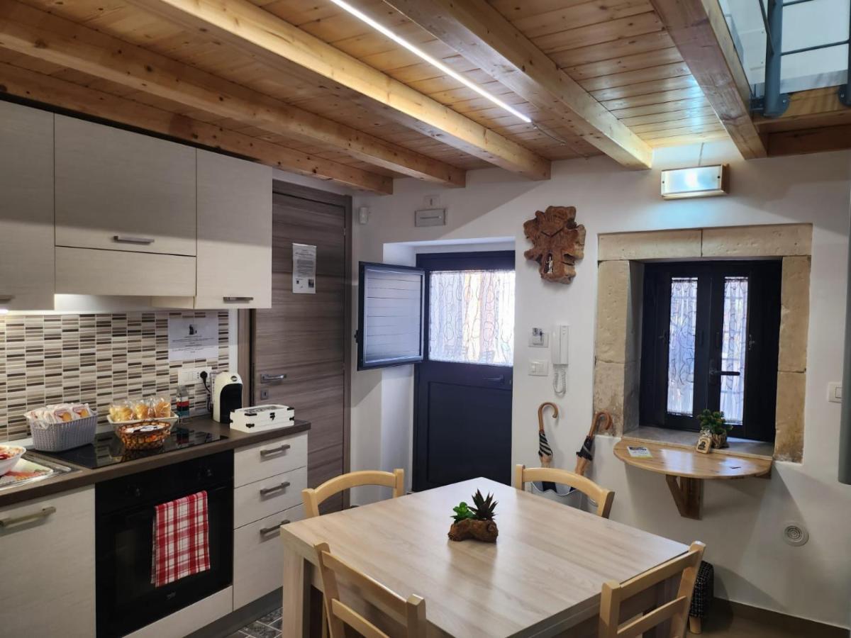 Il Cortile Della Patrona Apartment Syracuse Bagian luar foto